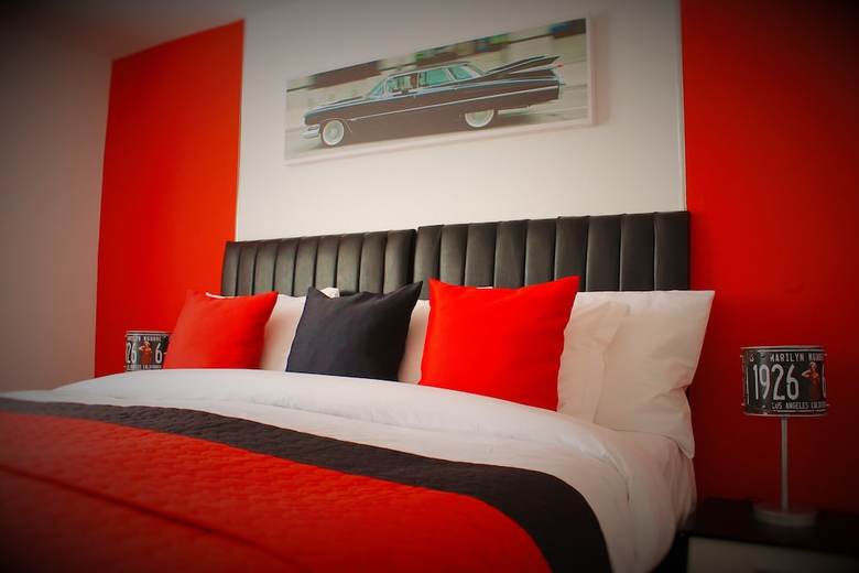 The Cadillac Kustomz Hotel
