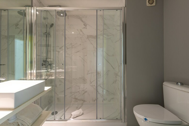 Apartamentos Classic Modern With A Splash Of Glam