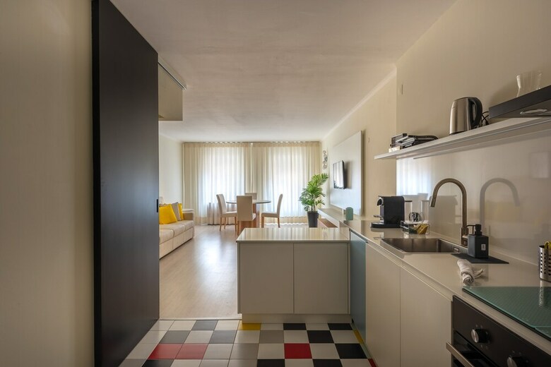 Apartamentos Classic Modern With A Splash Of Glam