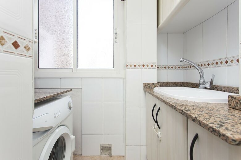 Madrona Apartment
