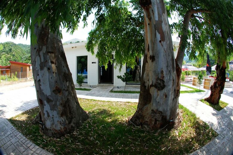 Hotel Bunec Beach Resort