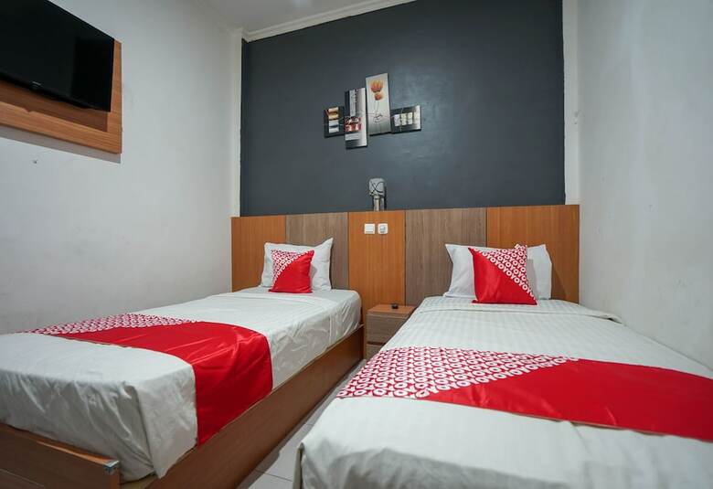 Hostal Oyo 1266 Green Palm Kostel Syariah