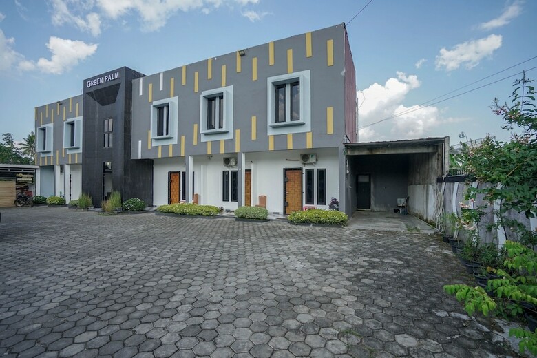 Hostal Oyo 1266 Green Palm Kostel Syariah