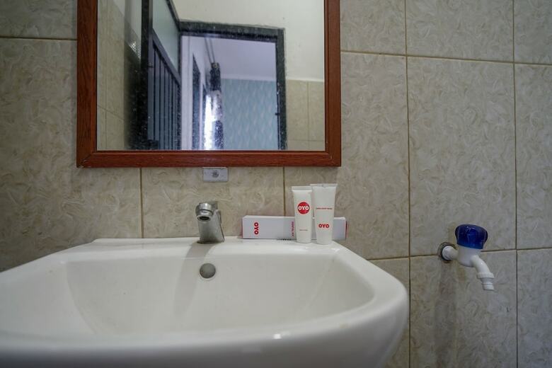Hostal Oyo 1266 Green Palm Kostel Syariah