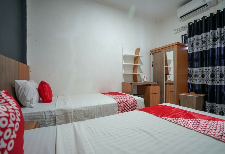Hostal Oyo 1266 Green Palm Kostel Syariah