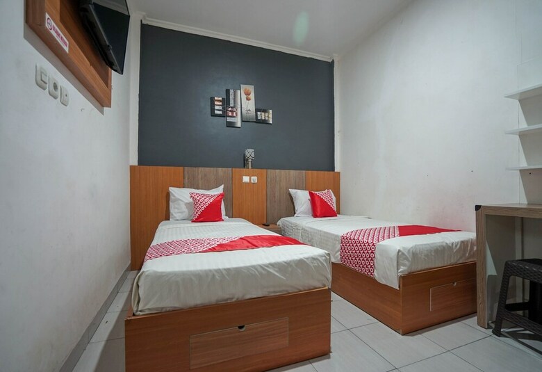 Hostal Oyo 1266 Green Palm Kostel Syariah
