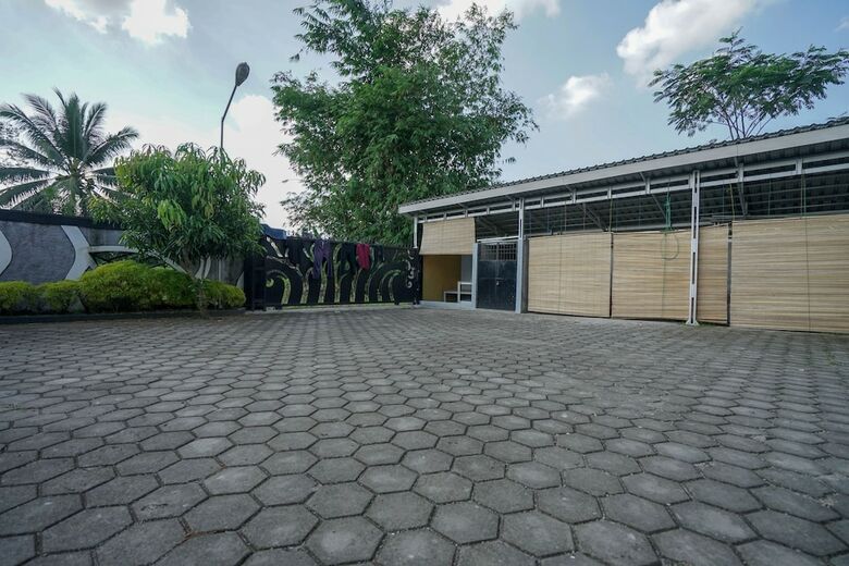 Hostal Oyo 1266 Green Palm Kostel Syariah