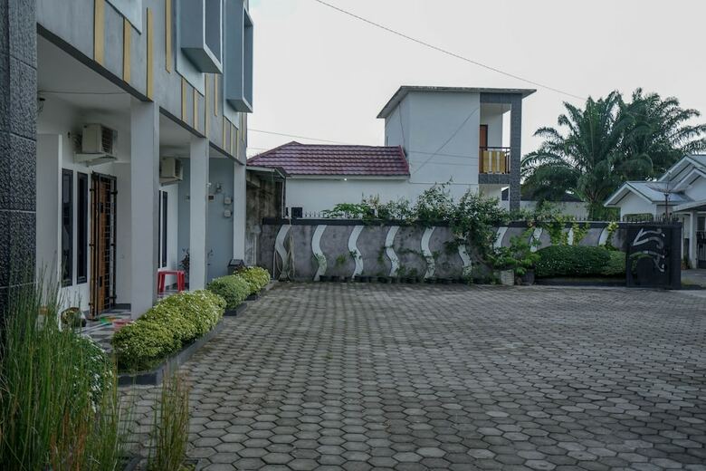 Hostal Oyo 1266 Green Palm Kostel Syariah
