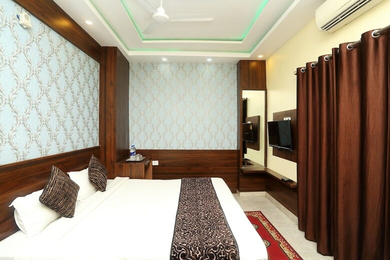 Hotel Oyo 564 Town Hall Party Palace
