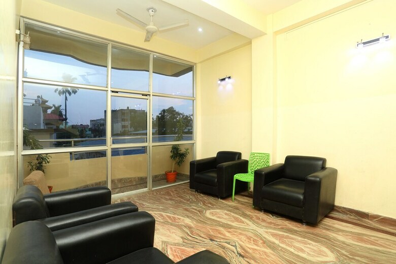Hotel Oyo 564 Town Hall Party Palace
