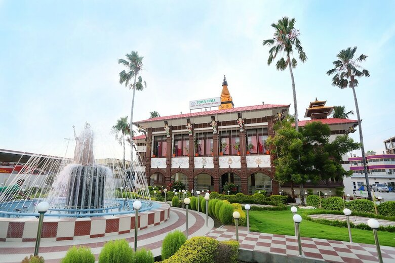 Hotel Oyo 564 Town Hall Party Palace
