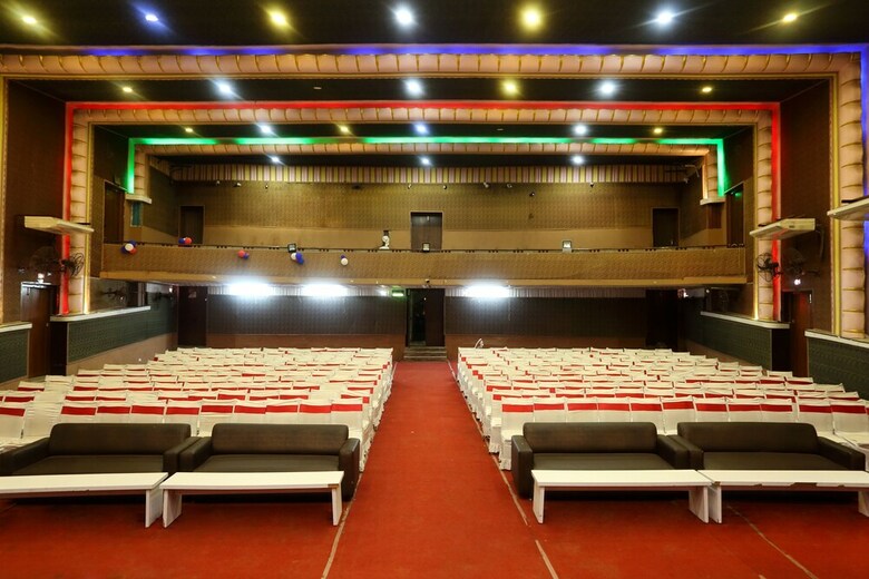 Hotel Oyo 564 Town Hall Party Palace