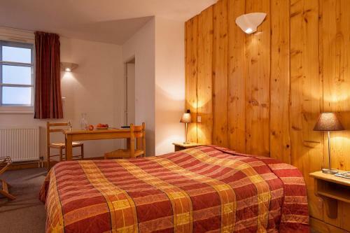 Hotel Logis Le Rouge Gazon
