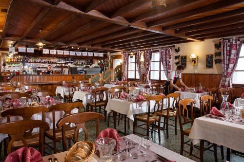 Hotel Logis Le Rouge Gazon