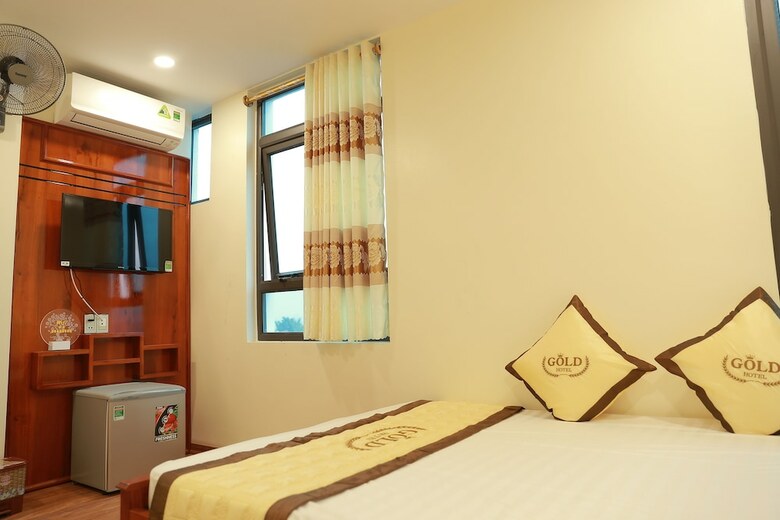 Gold Hotel