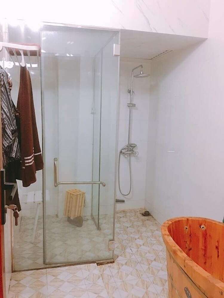 Gold Hotel