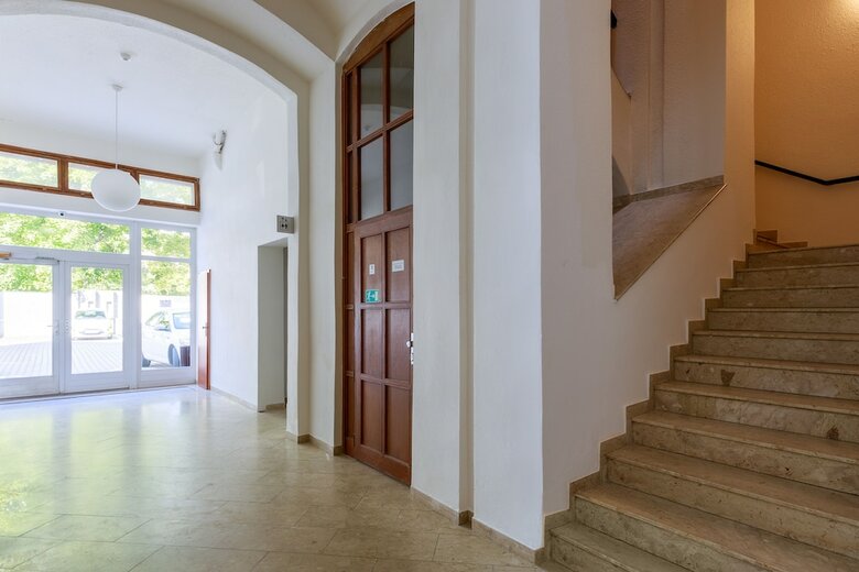 Avantgarde Apartments