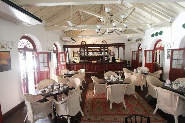 Royal Bar & Hotel