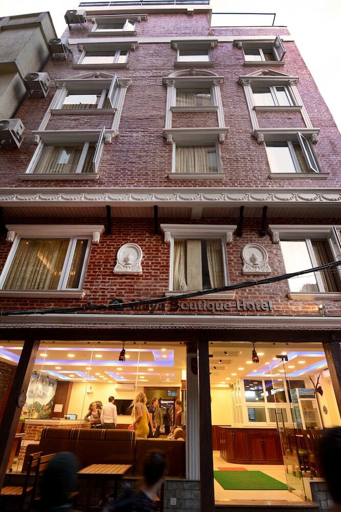 Maya Boutique Hotel
