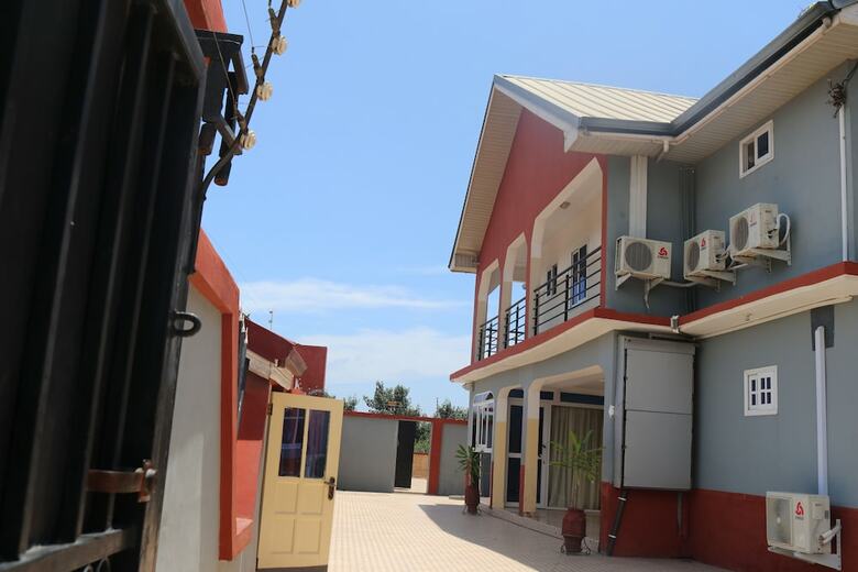 Rhogem Hotel