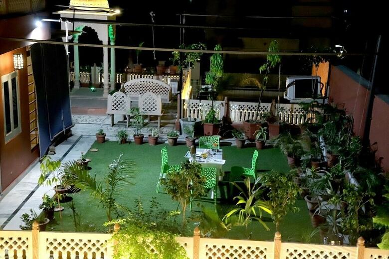 Hotel Ganesha Palace