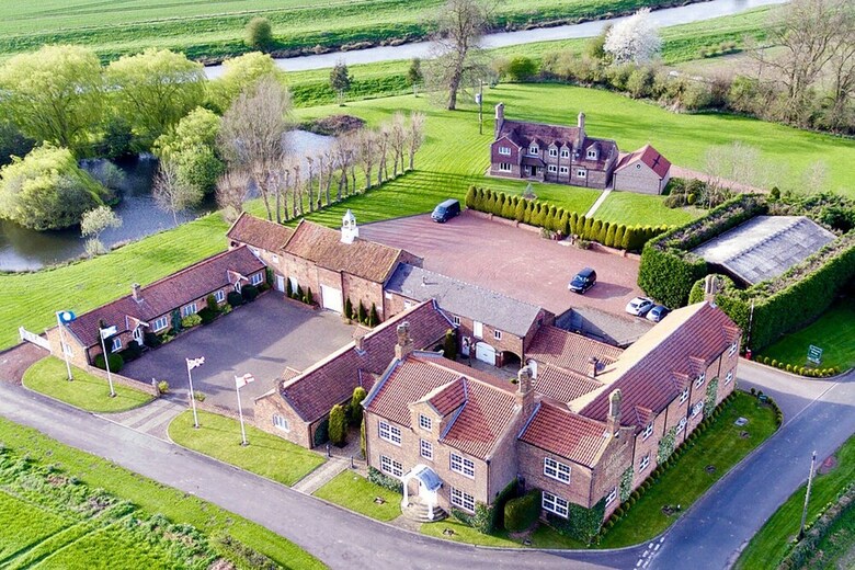 Loftsome Bridge Hotel