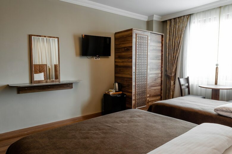 Madame Roza Hotel