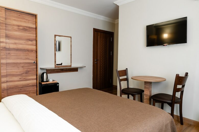 Madame Roza Hotel