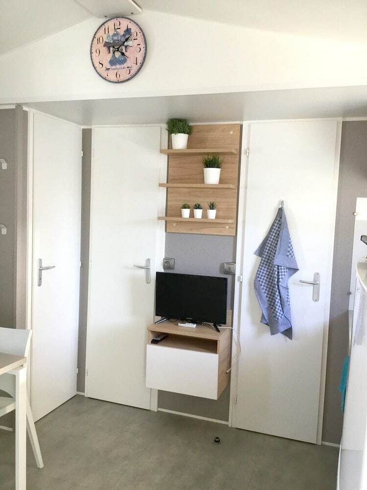 Bungalow With 3 Bedrooms In Canet-en-roussillon
