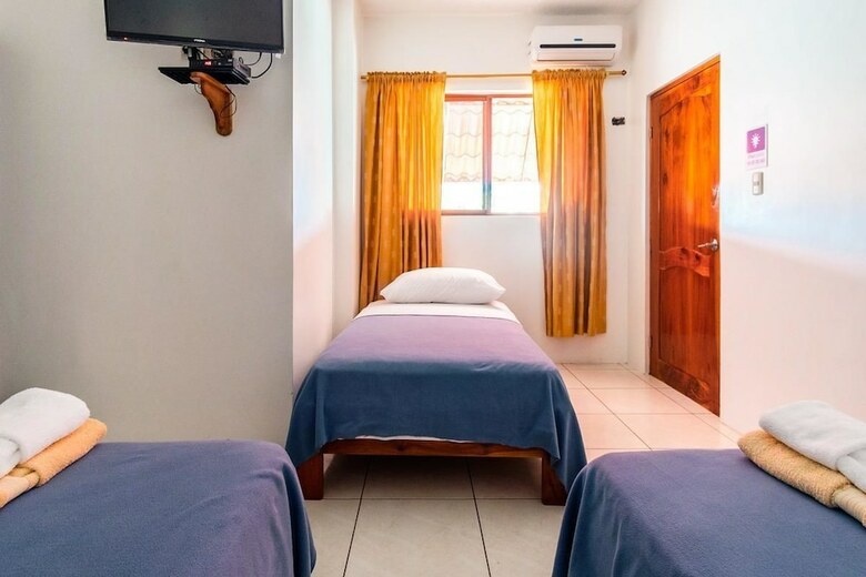 Hotel Hostal Tongo Reef