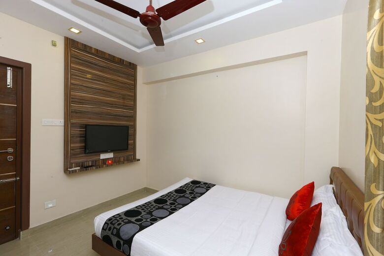 Hotel Oyo 40876 Sri Kamadhenu Residency