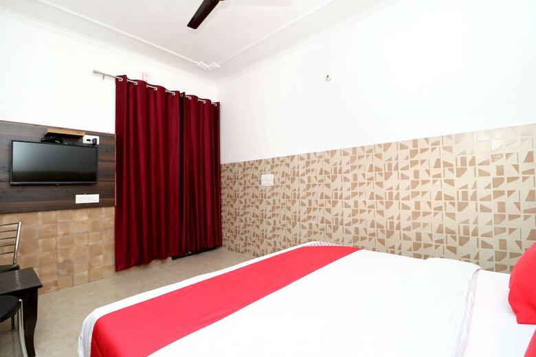 Oyo 33475 Hotel Orient View