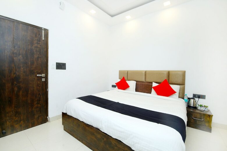 Hotel Capital O 44212 Northern Crown