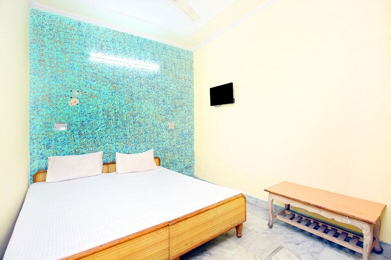 Spot On 43673 Hotel New Mehak Palace