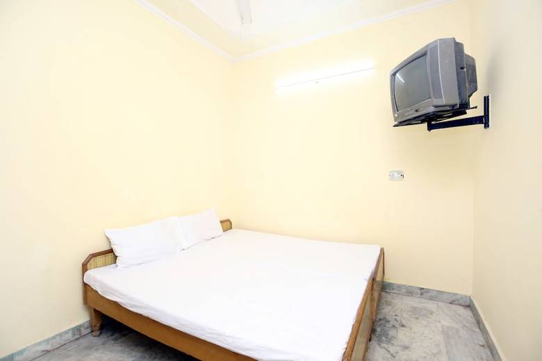 Spot On 43673 Hotel New Mehak Palace