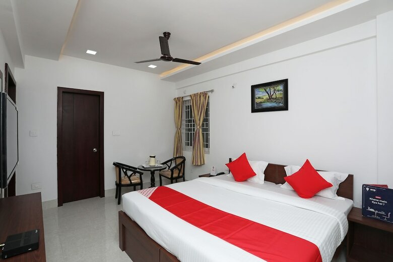 Hotel Oyo 17435 The Pinnacle Home Stay