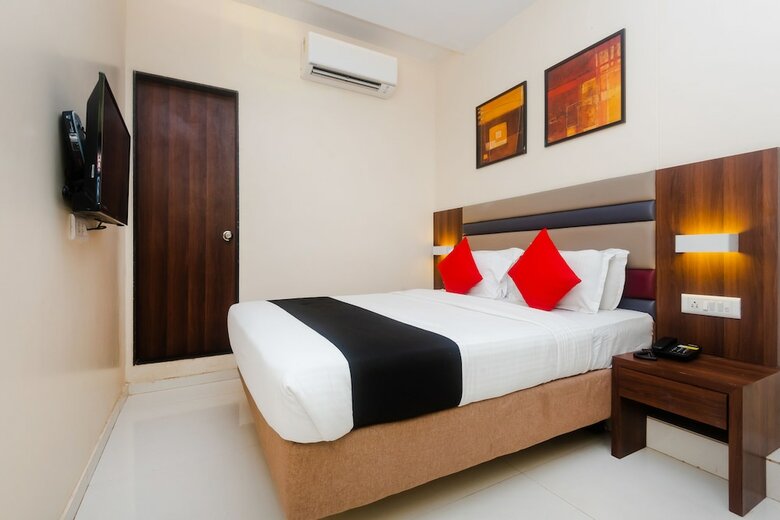 Hotel Capital O 29704 Regal International