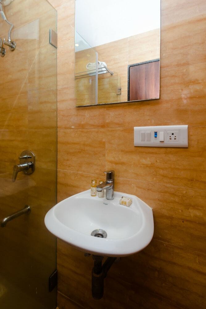 Hotel Capital O 29704 Regal International