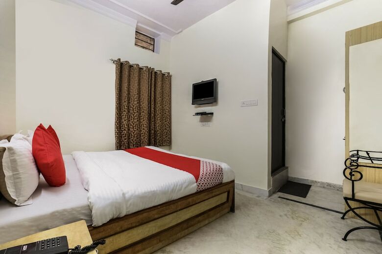 Oyo 30231 Hotel Anshu