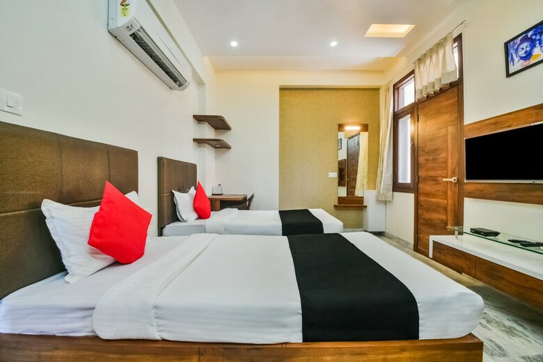 Hotel Capital O 40000 The Sejour