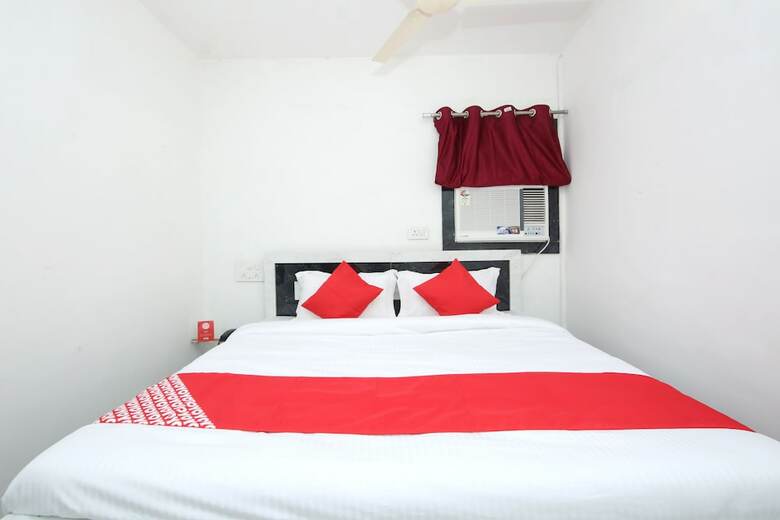 Oyo 26738 Hotel Supreet