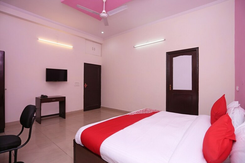 Hotel Oyo 14791 Homeystay Comfort