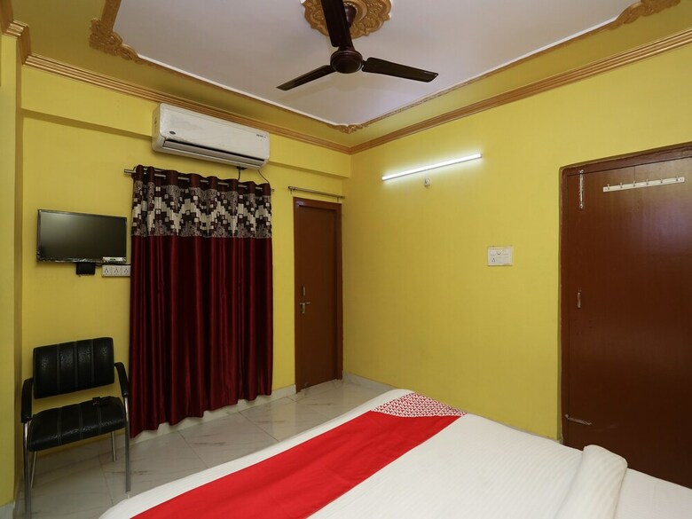 Hotel Oyo 23463 Ar Square