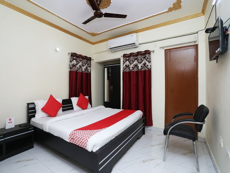 Hotel Oyo 23463 Ar Square