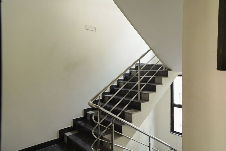 Hotel Oyo 28089 Uk Service Apartment