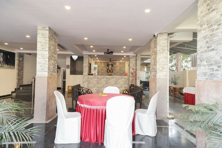 Hotel Oyo 28089 Uk Service Apartment