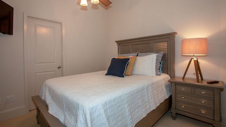 Condo With Bay View And Media Room - Unit Crb0107