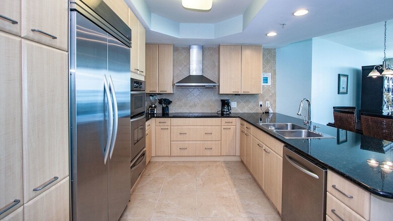 Private Balcony With Sweeping Views - Unit Crc0604