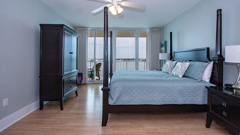 Private Balcony With Sweeping Views - Unit Crc0604
