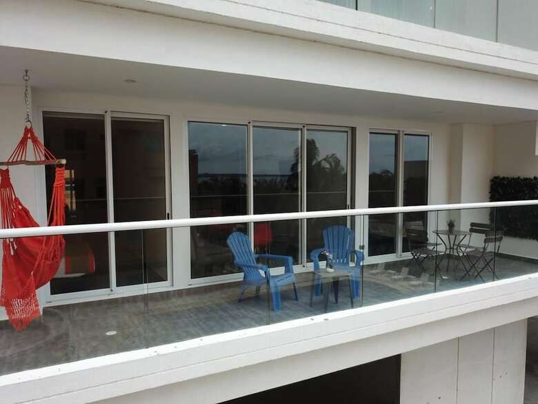 Apartamentos Moderno Edificio Sobre La Playa - Luxury